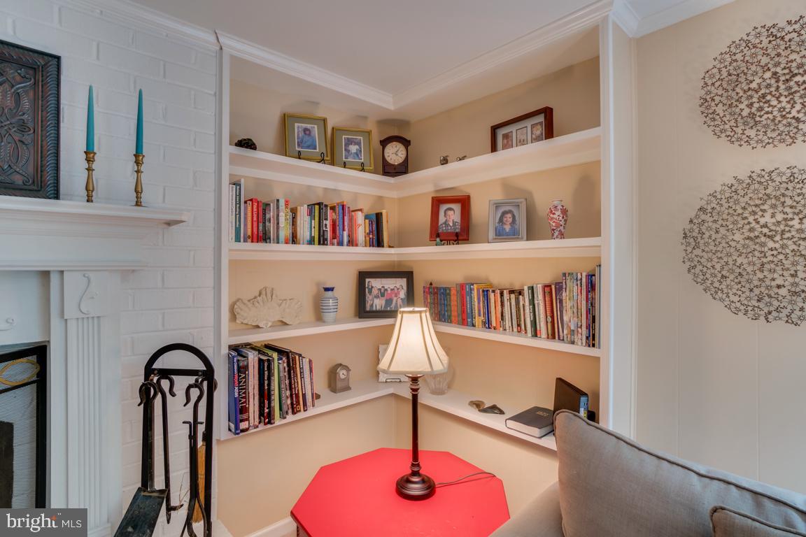 BREEZEWOOD - Residential