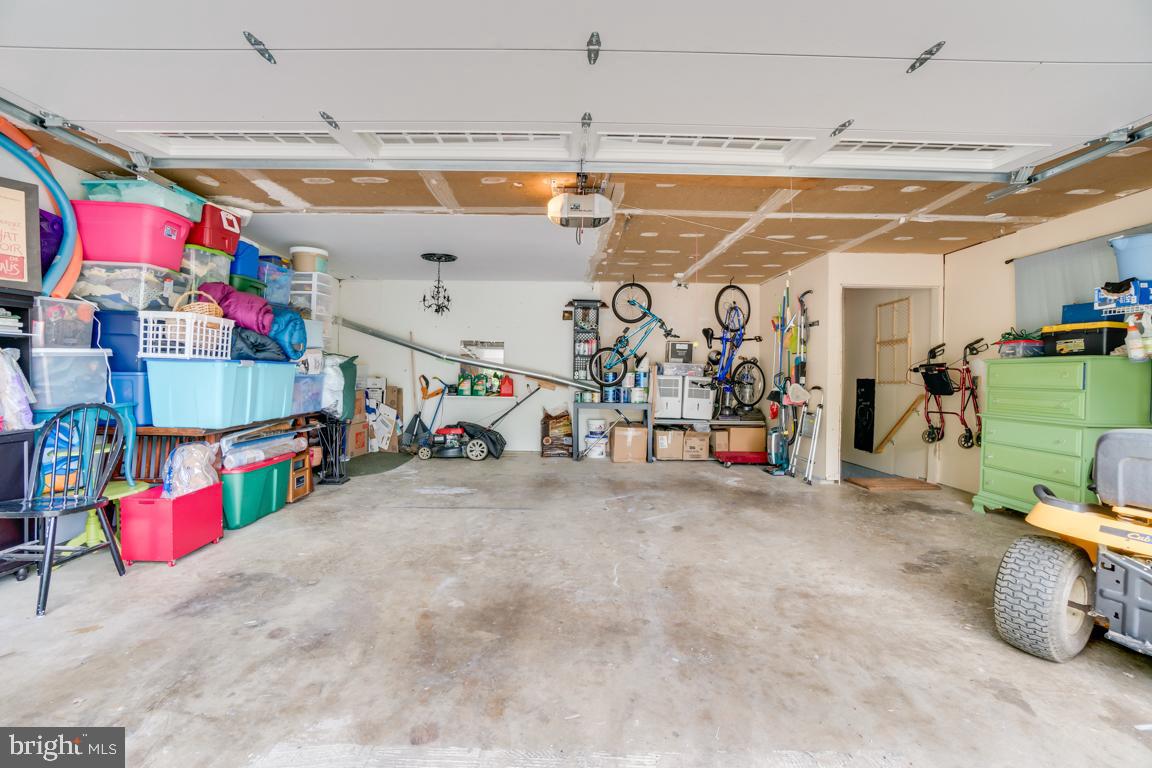 BREEZEWOOD - Residential