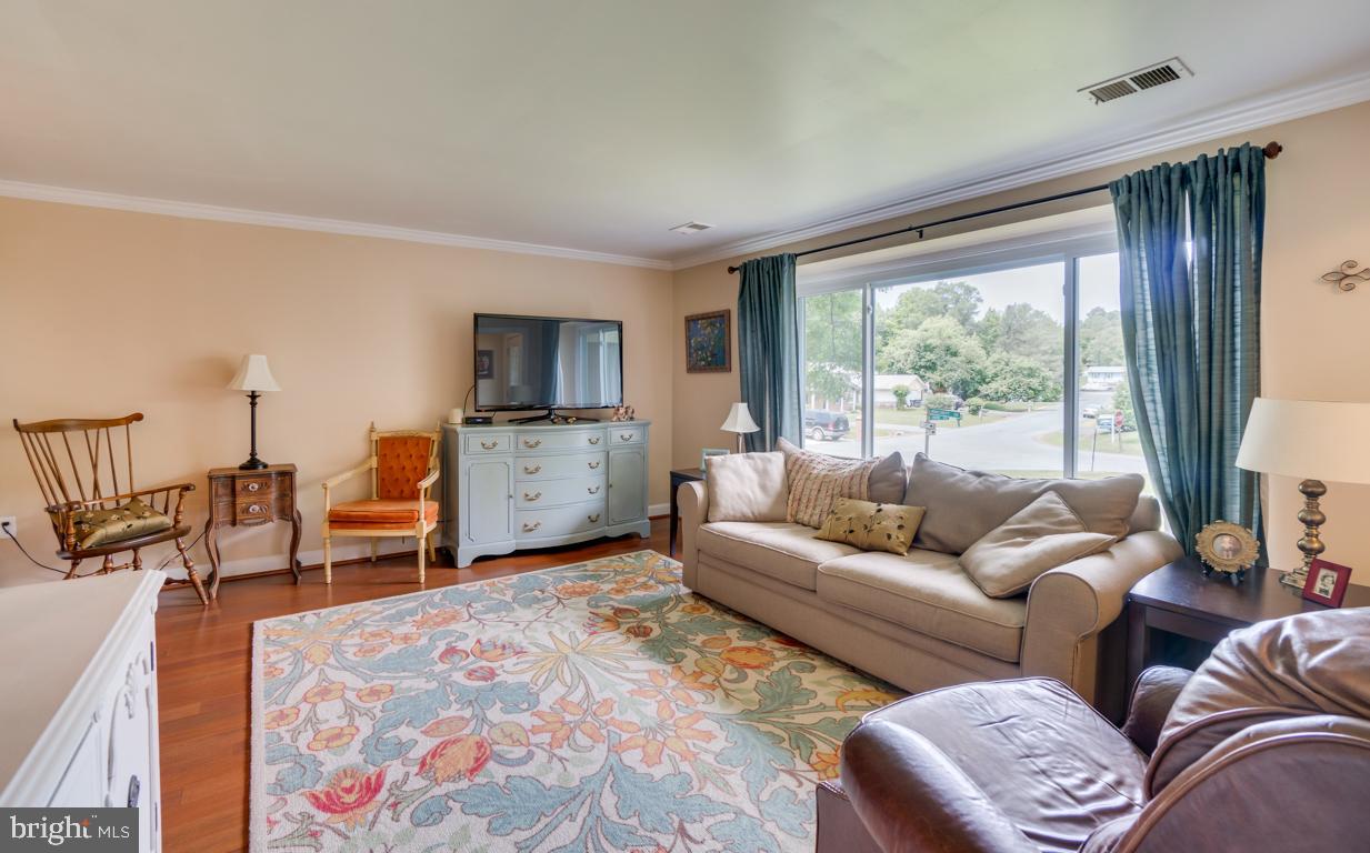 BREEZEWOOD - Residential