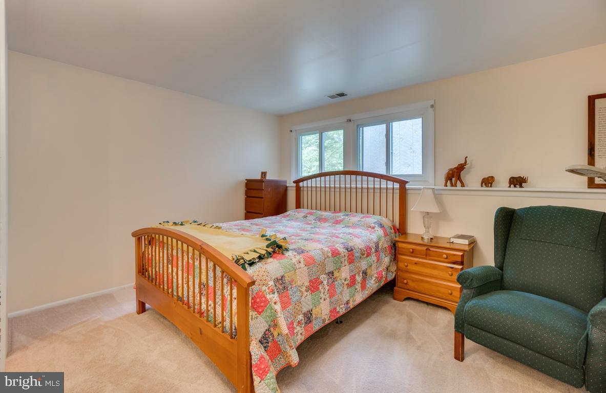 BREEZEWOOD - Residential