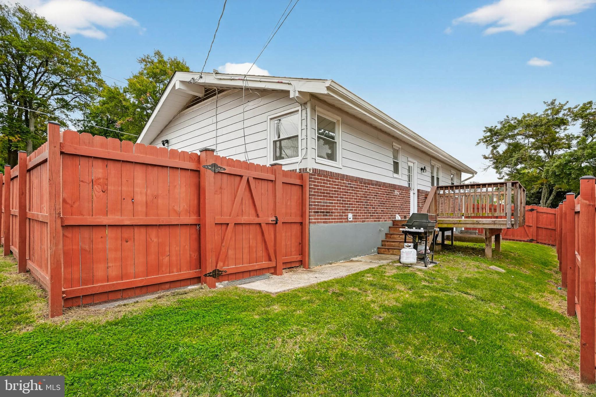 COLONIAL GARDENS - Residential