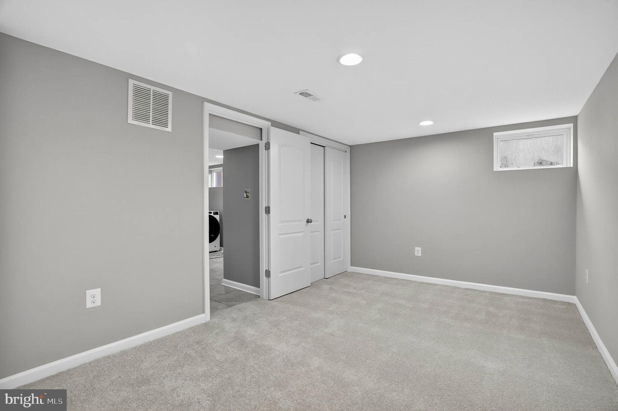 COLONIAL GARDENS - Residential