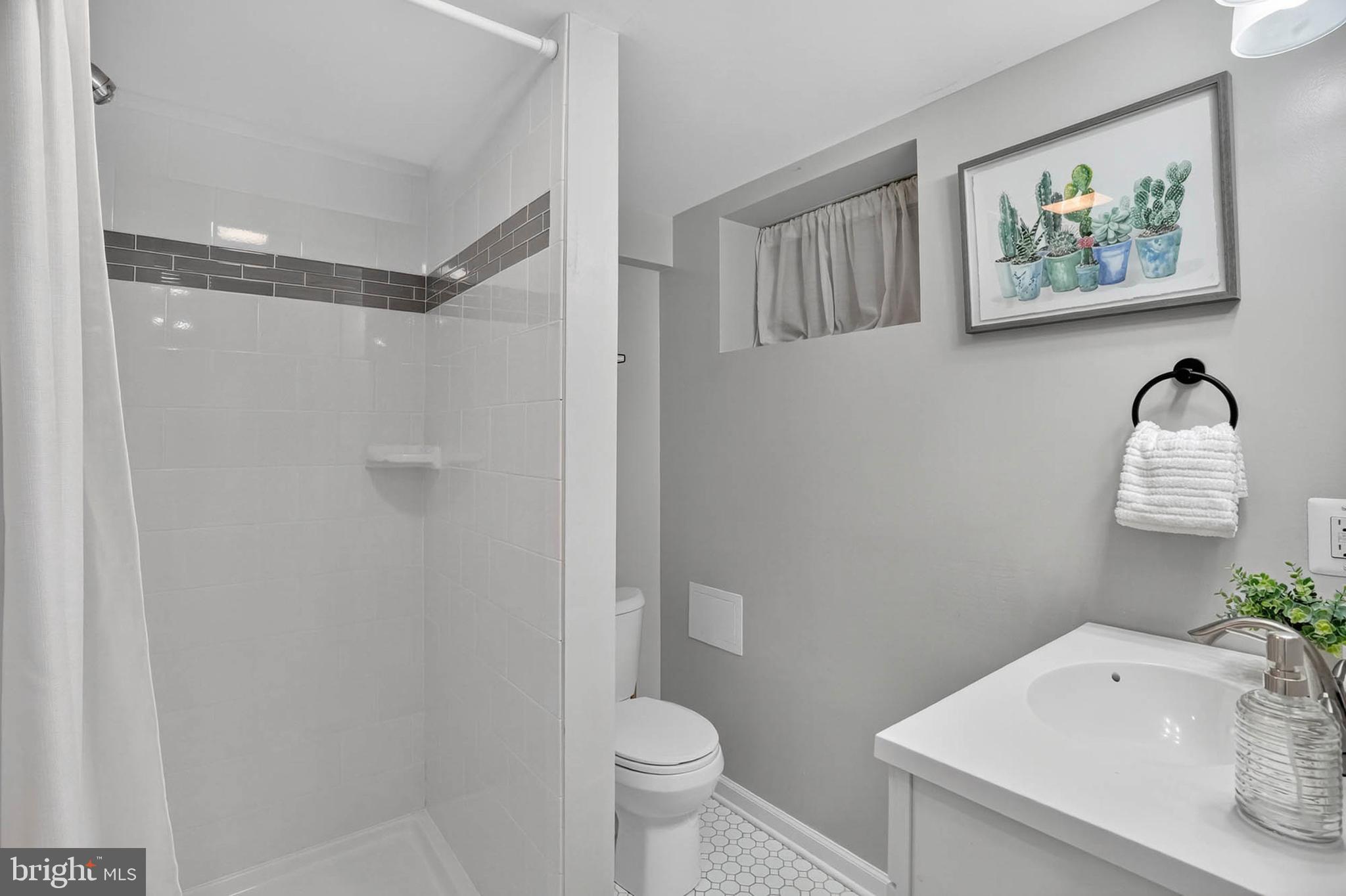 COLONIAL GARDENS - Residential