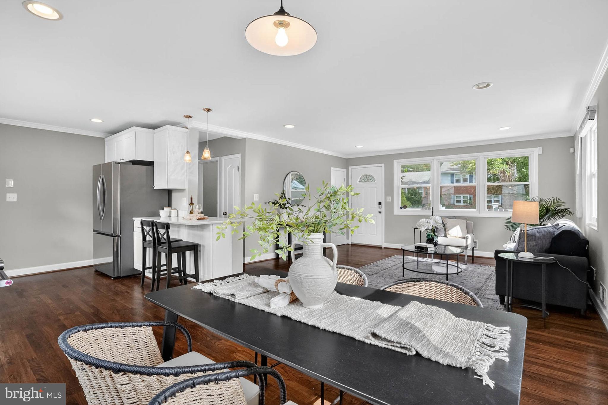 COLONIAL GARDENS - Residential