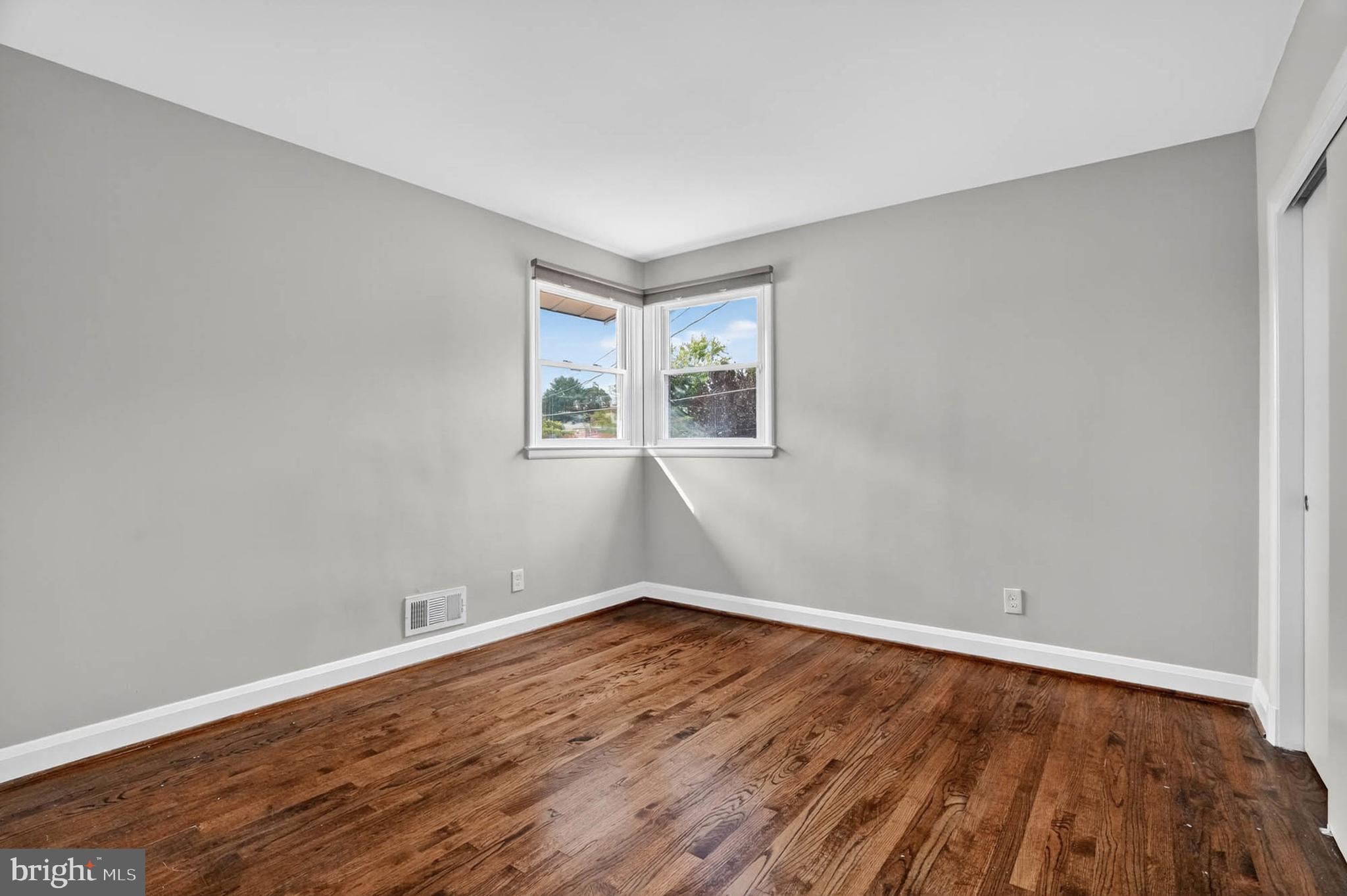 COLONIAL GARDENS - Residential