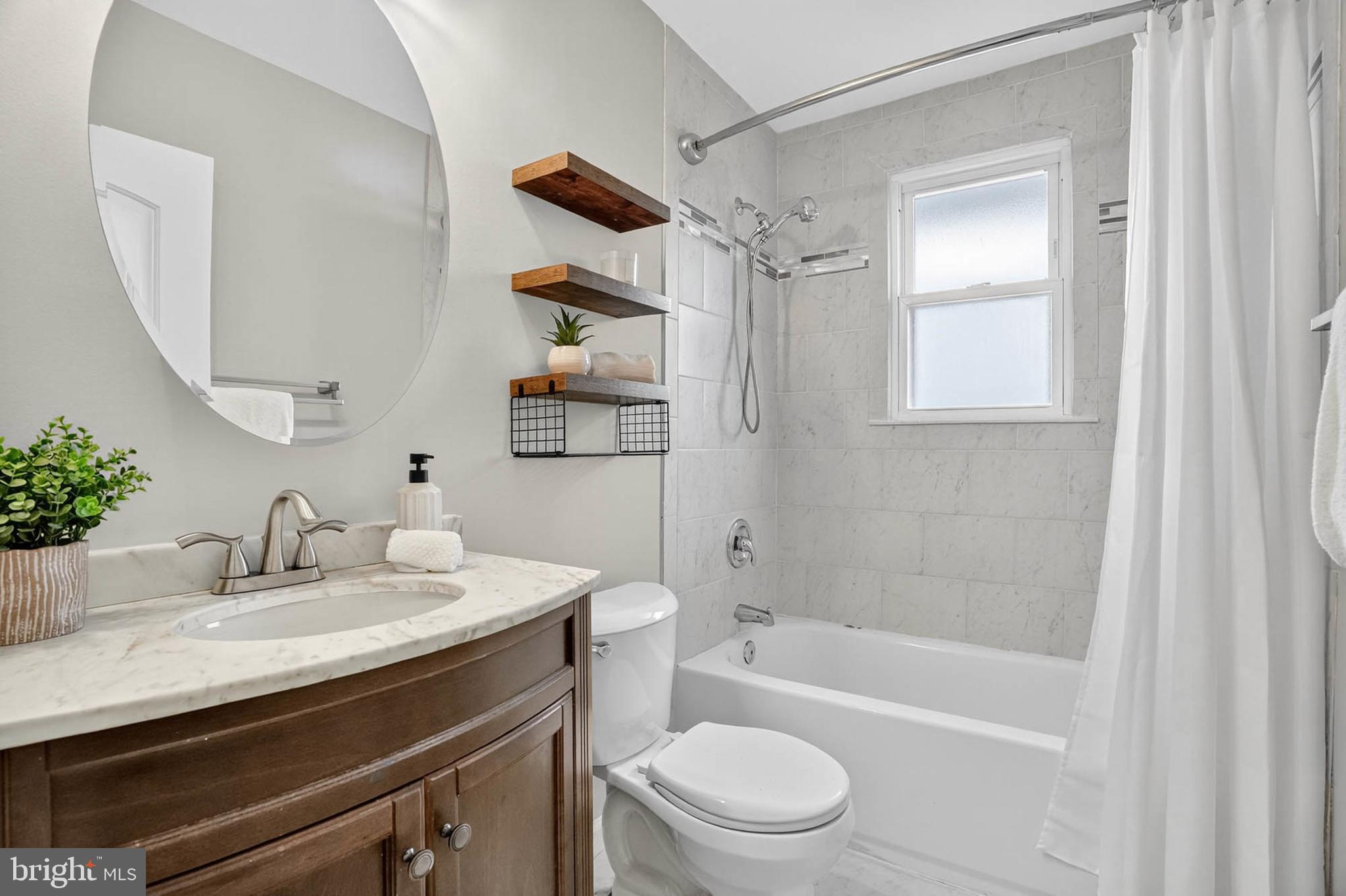 COLONIAL GARDENS - Residential