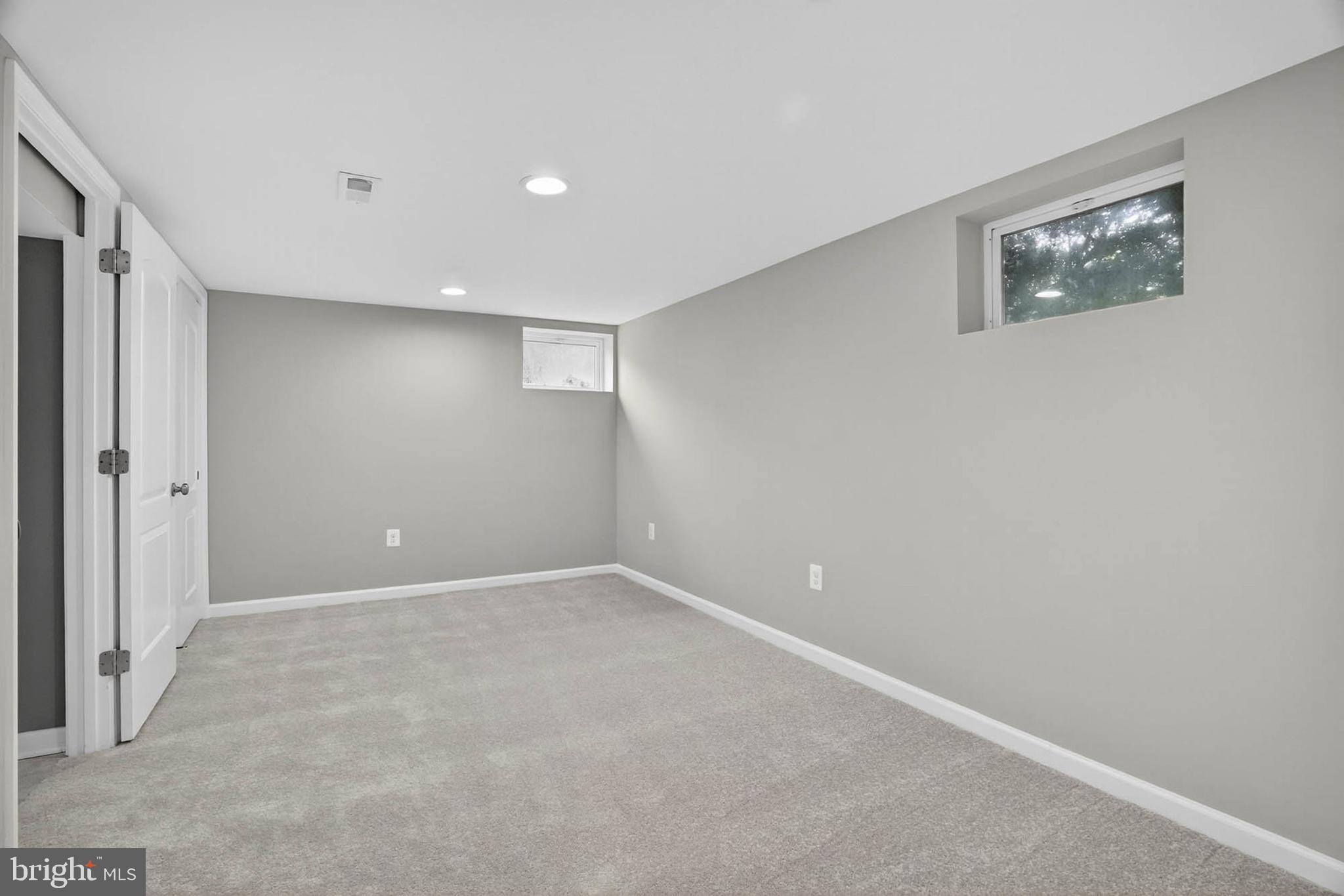 COLONIAL GARDENS - Residential