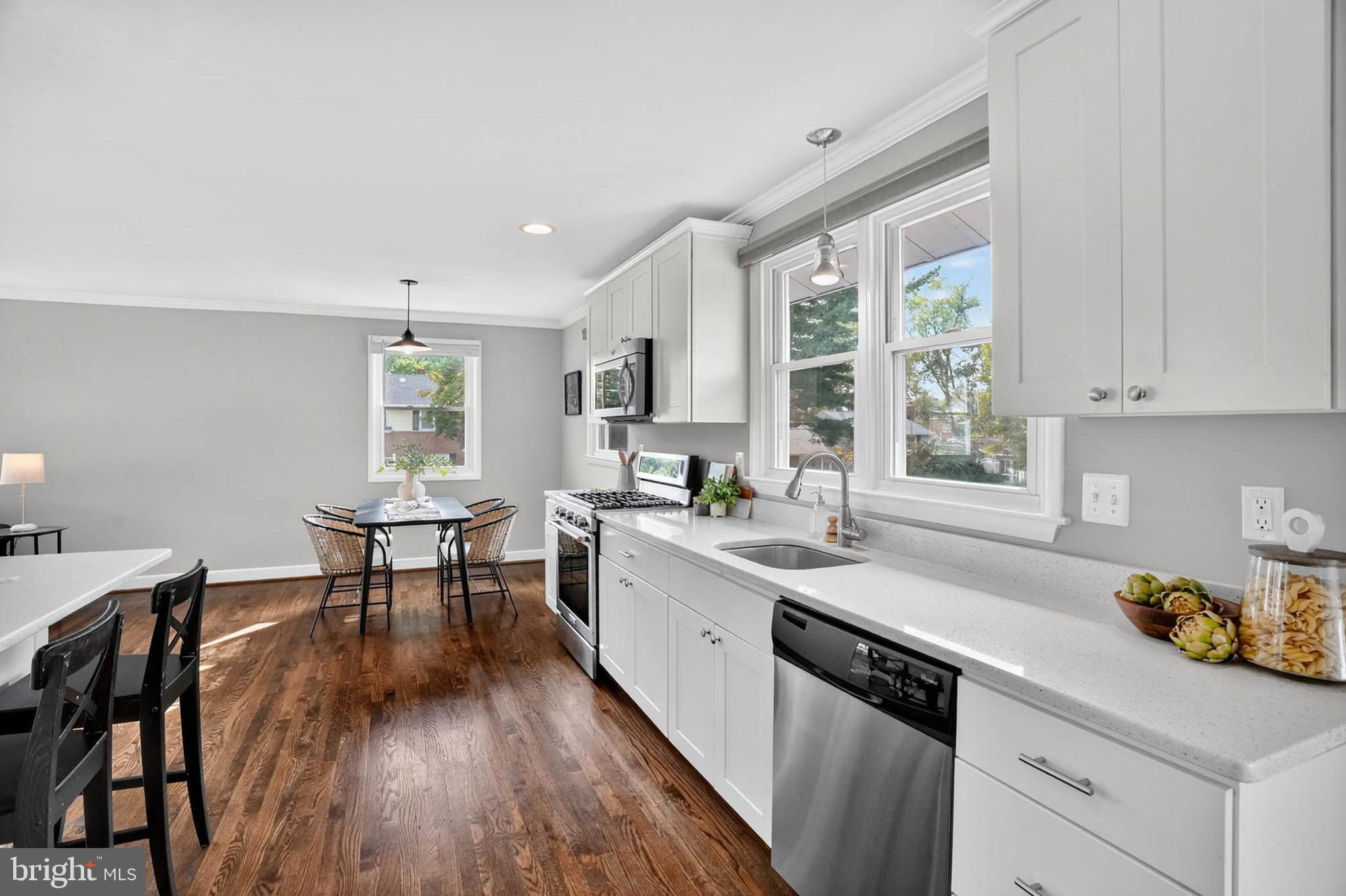 COLONIAL GARDENS - Residential