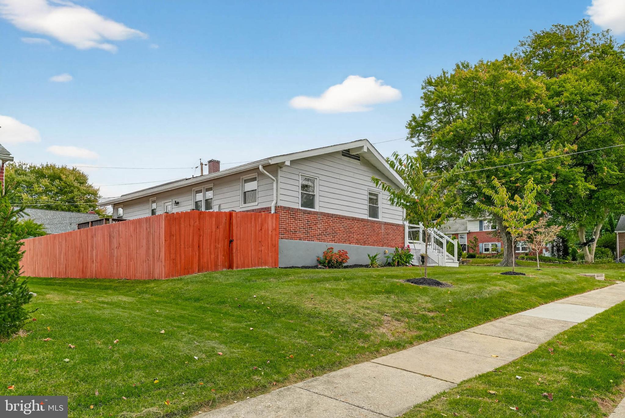 COLONIAL GARDENS - Residential