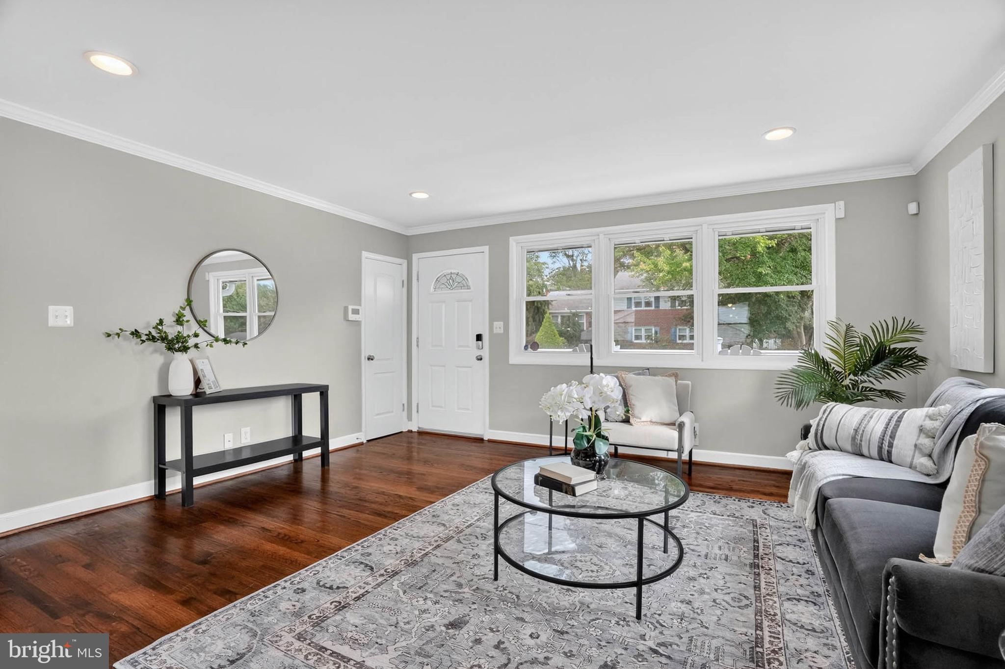 COLONIAL GARDENS - Residential