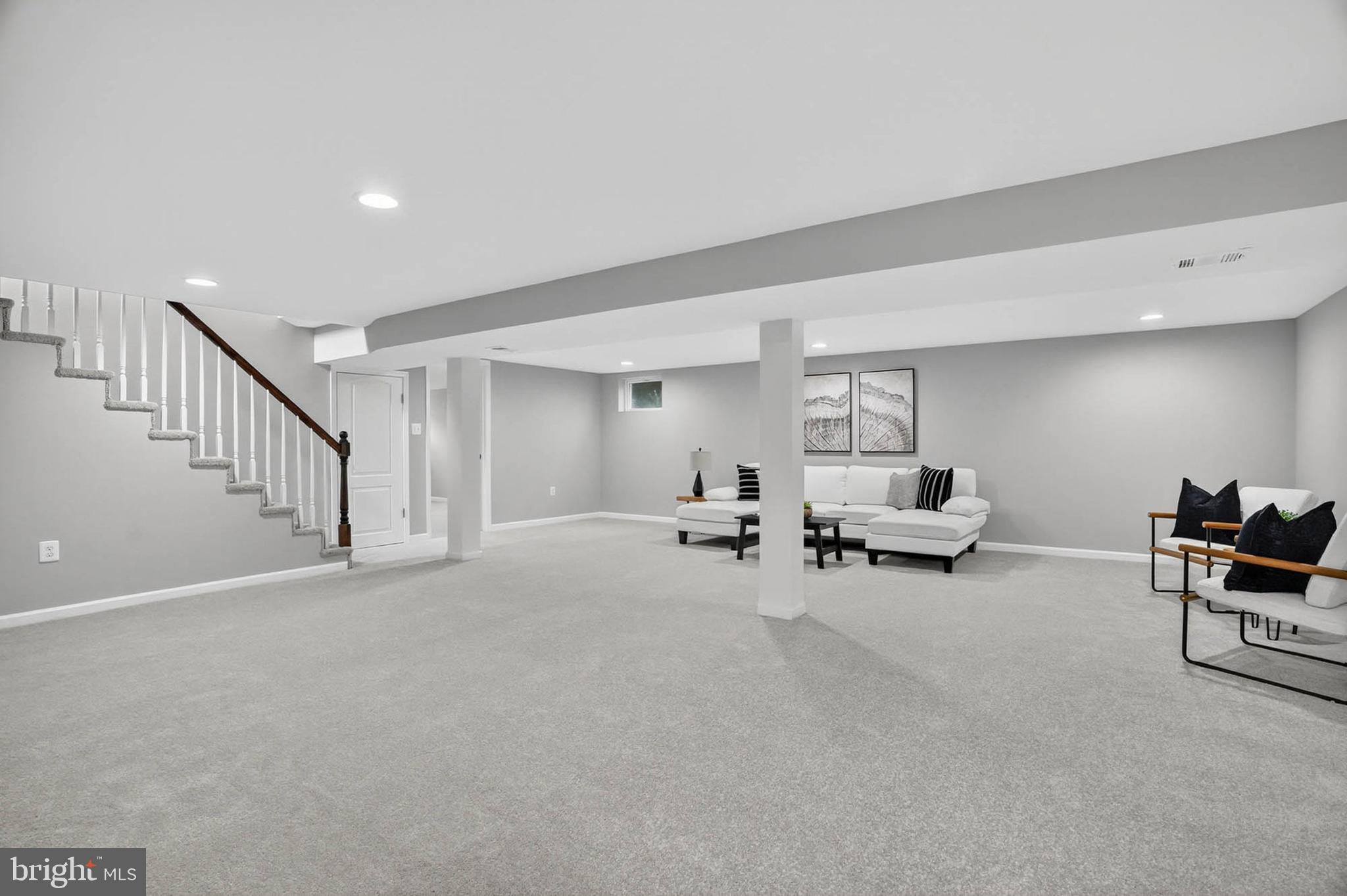 COLONIAL GARDENS - Residential