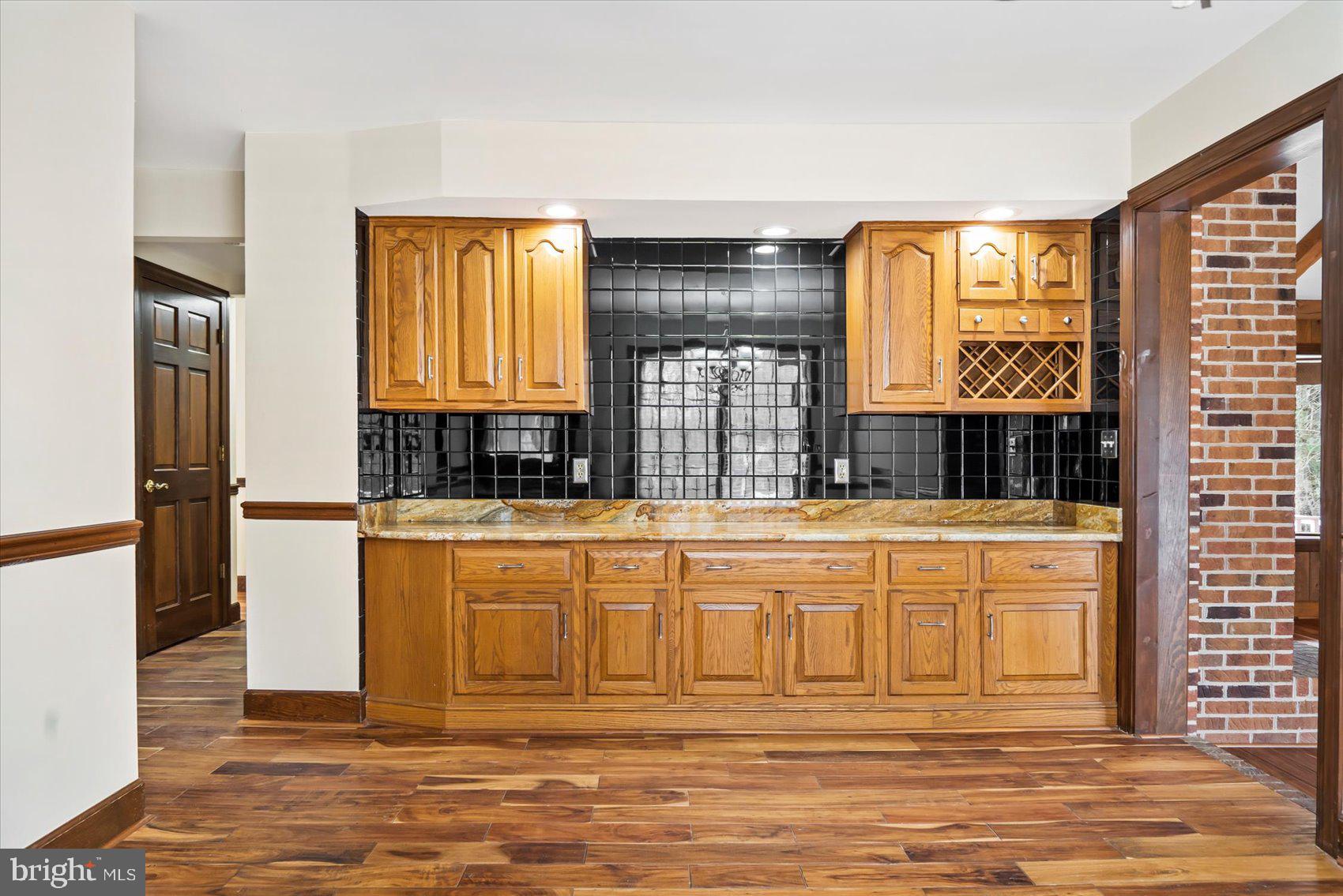 LAKE HILL ESTATES - Residential