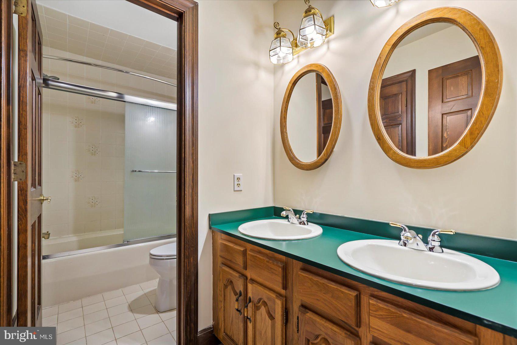 LAKE HILL ESTATES - Residential