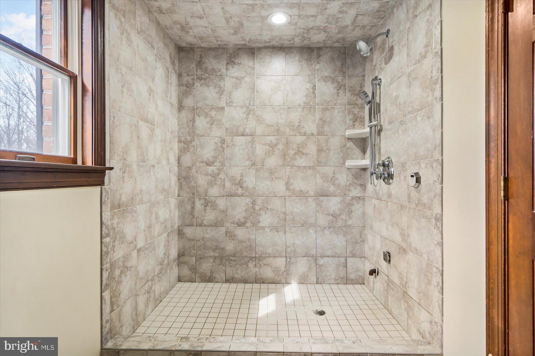 LAKE HILL ESTATES - Residential