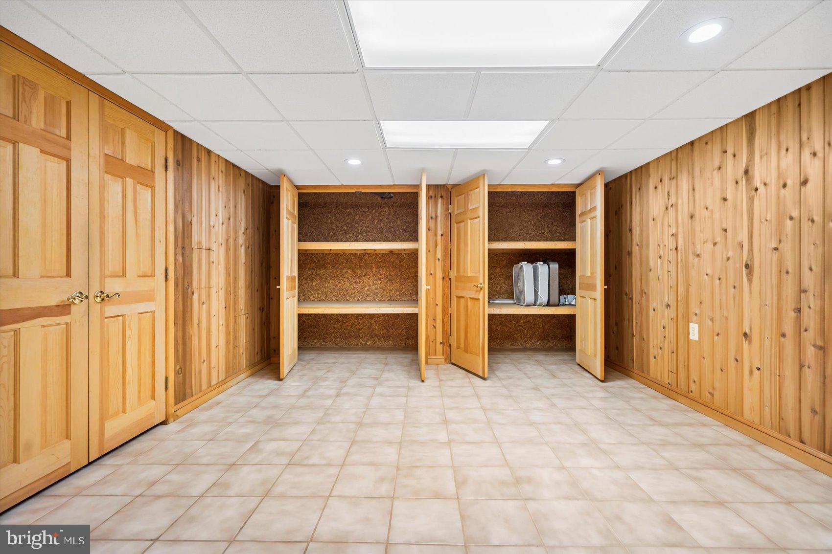 LAKE HILL ESTATES - Residential