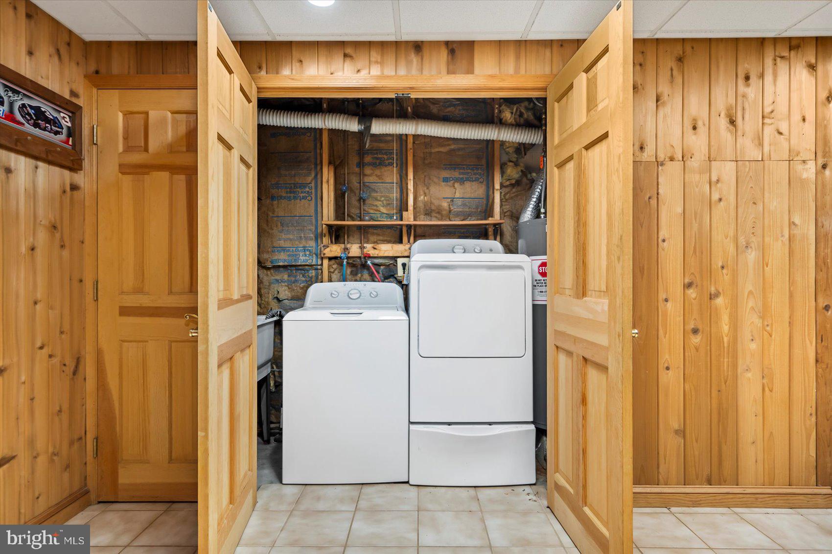 LAKE HILL ESTATES - Residential