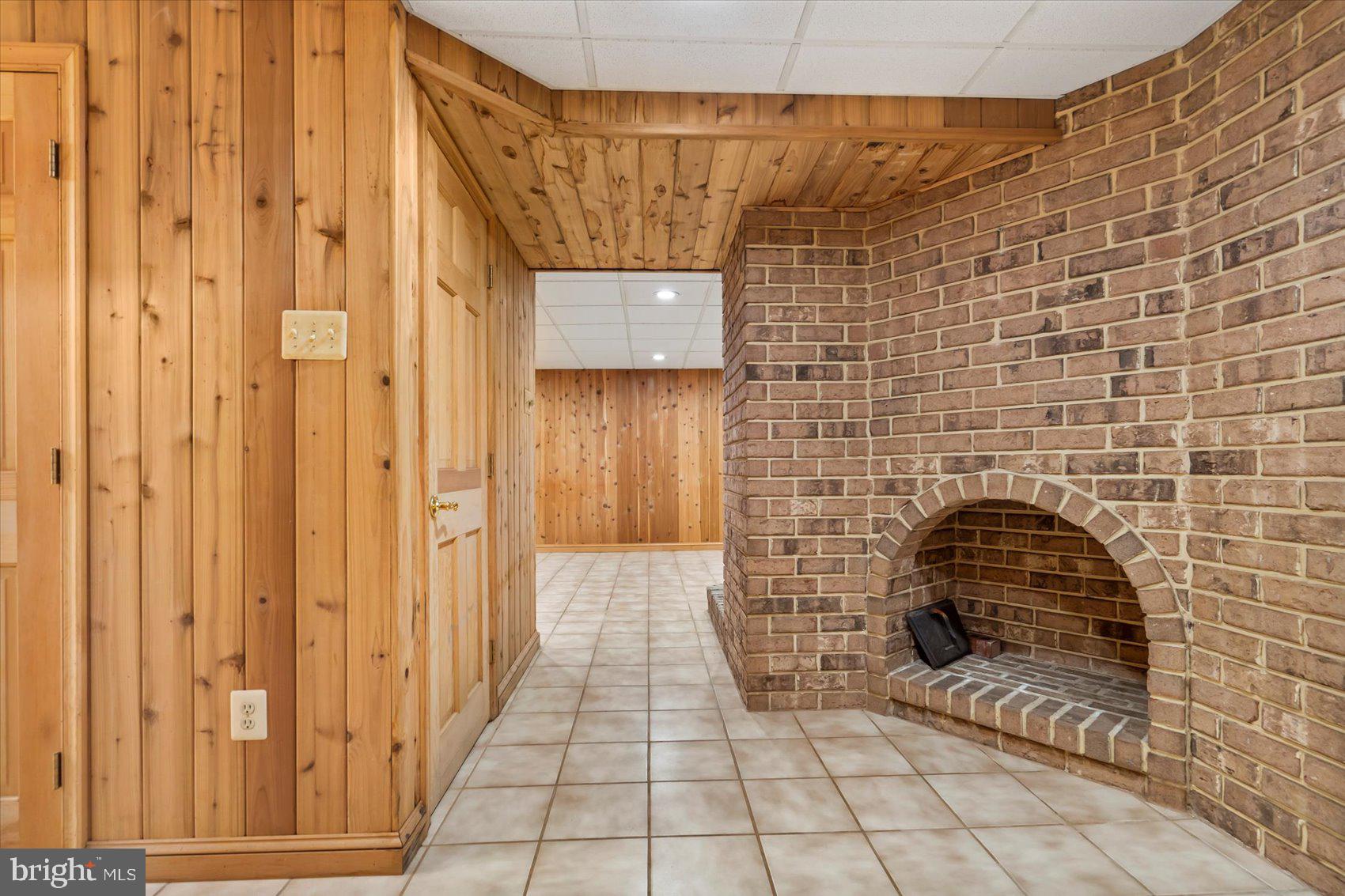 LAKE HILL ESTATES - Residential