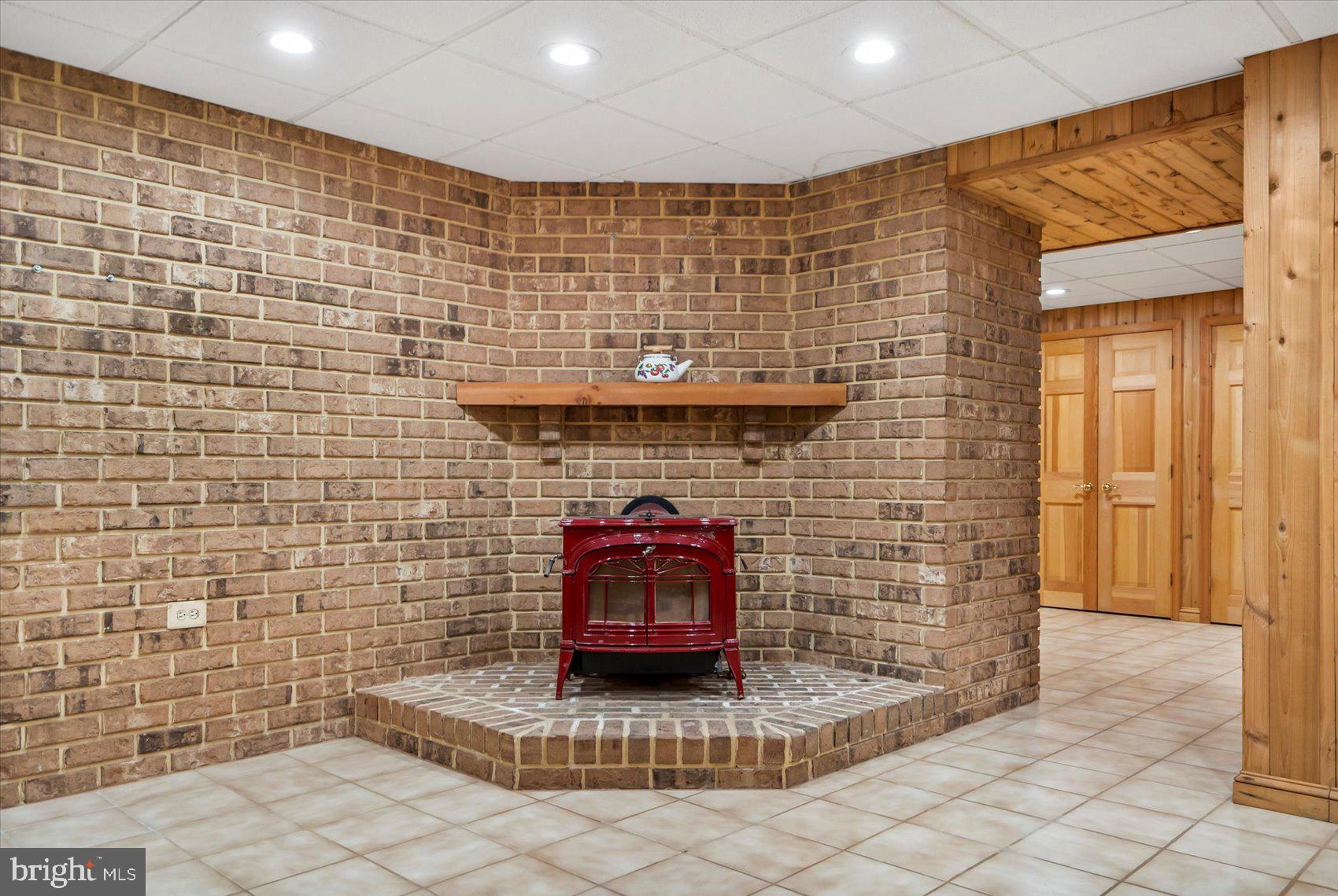 LAKE HILL ESTATES - Residential