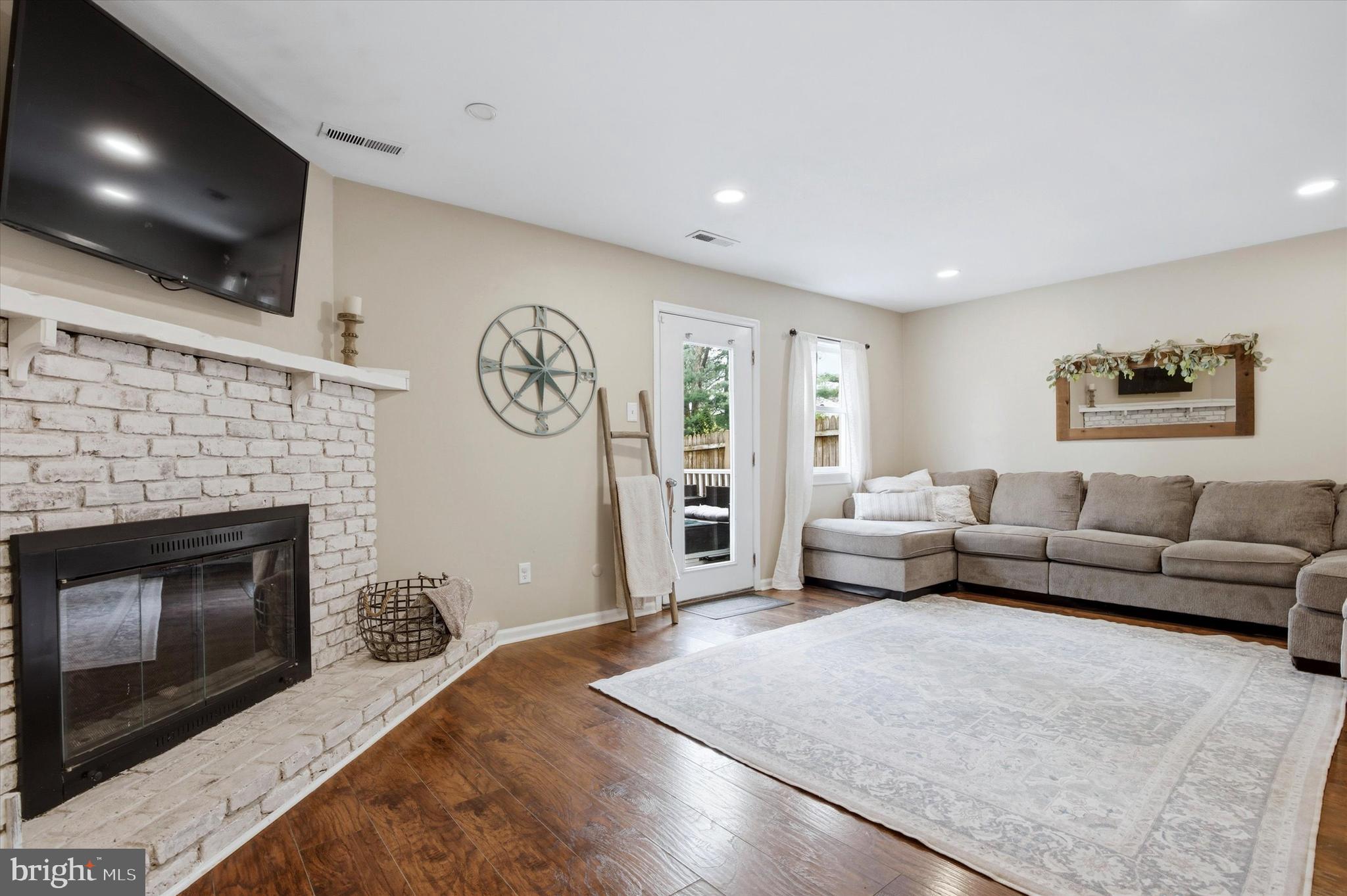 BRITTANY GLEN - Residential