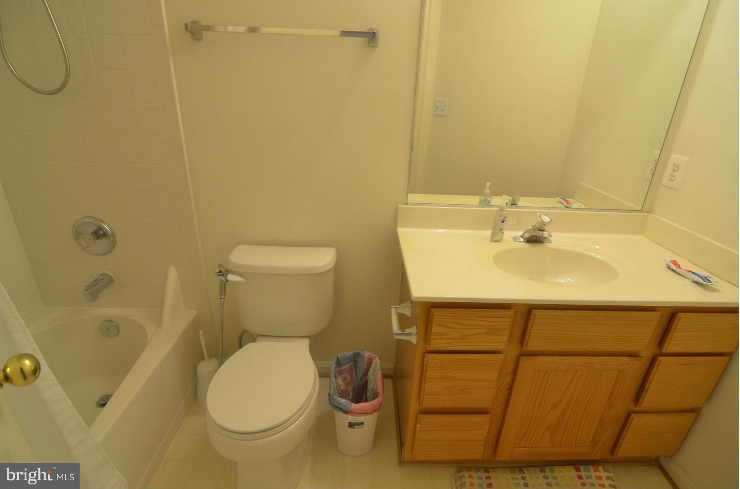 RANDOM HILLS LAND BAY - Residential Lease