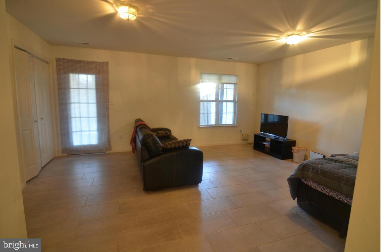 RANDOM HILLS LAND BAY - Residential Lease