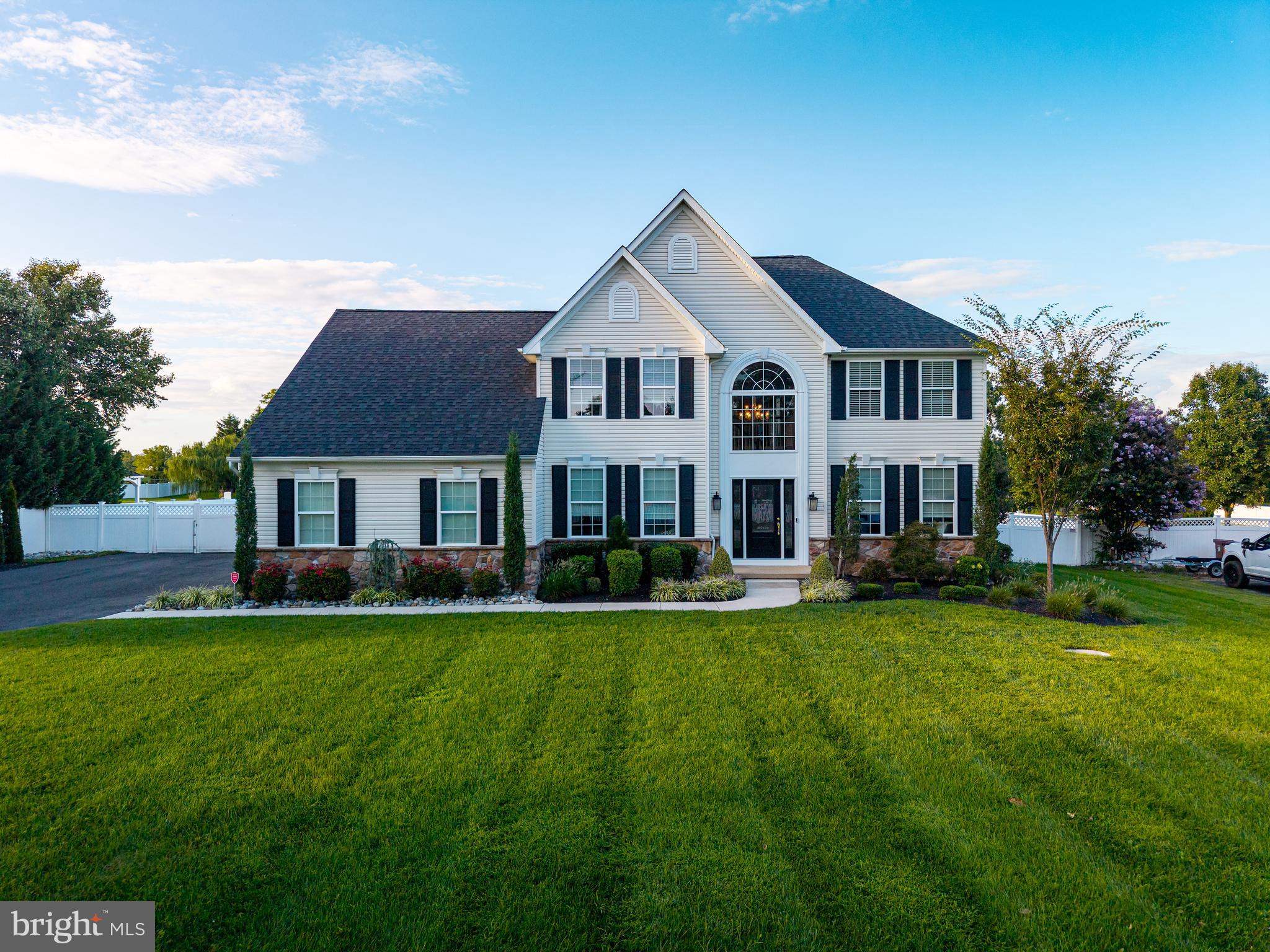1019 HEWES DRIVE