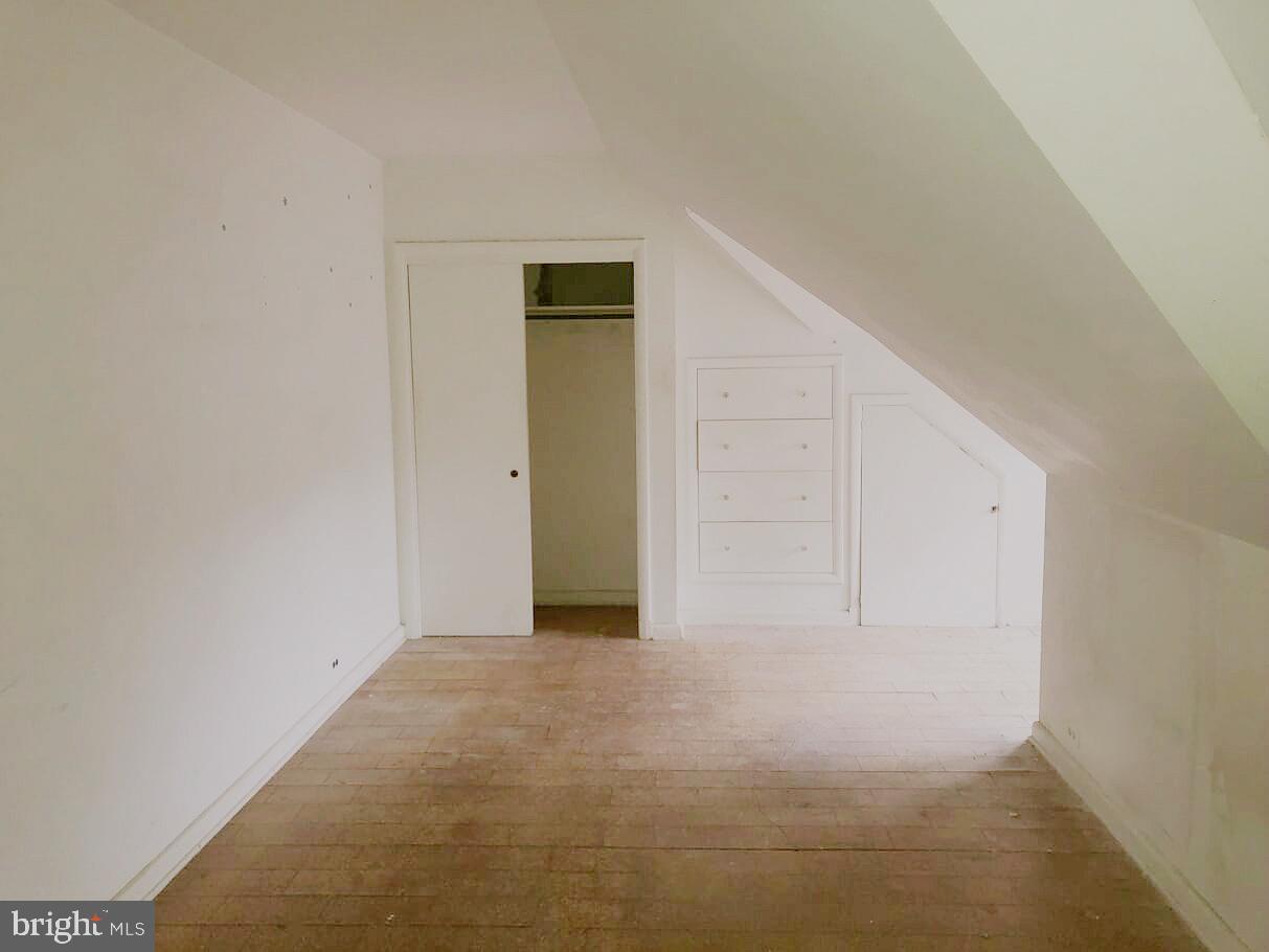 ROLAND PARK - Residential