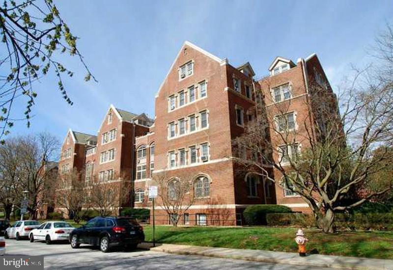 ROLAND PARK - Residential