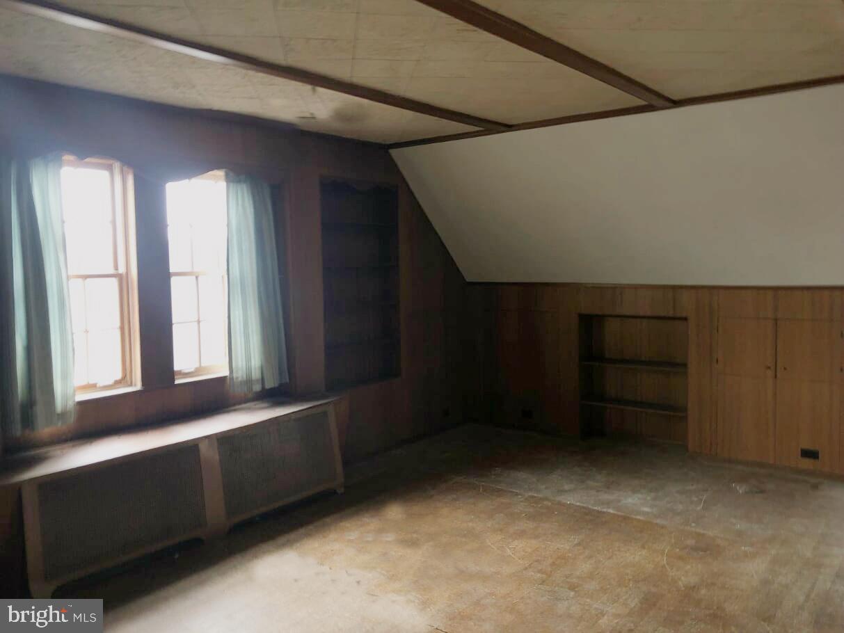 ROLAND PARK - Residential