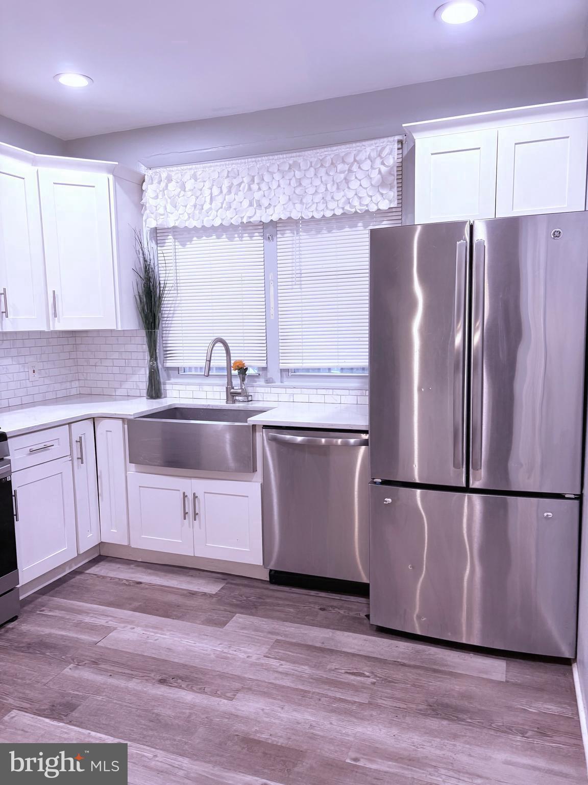 ELMWOOD PARK - Residential