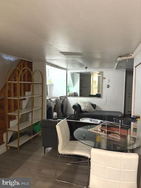 ELMWOOD PARK - Residential