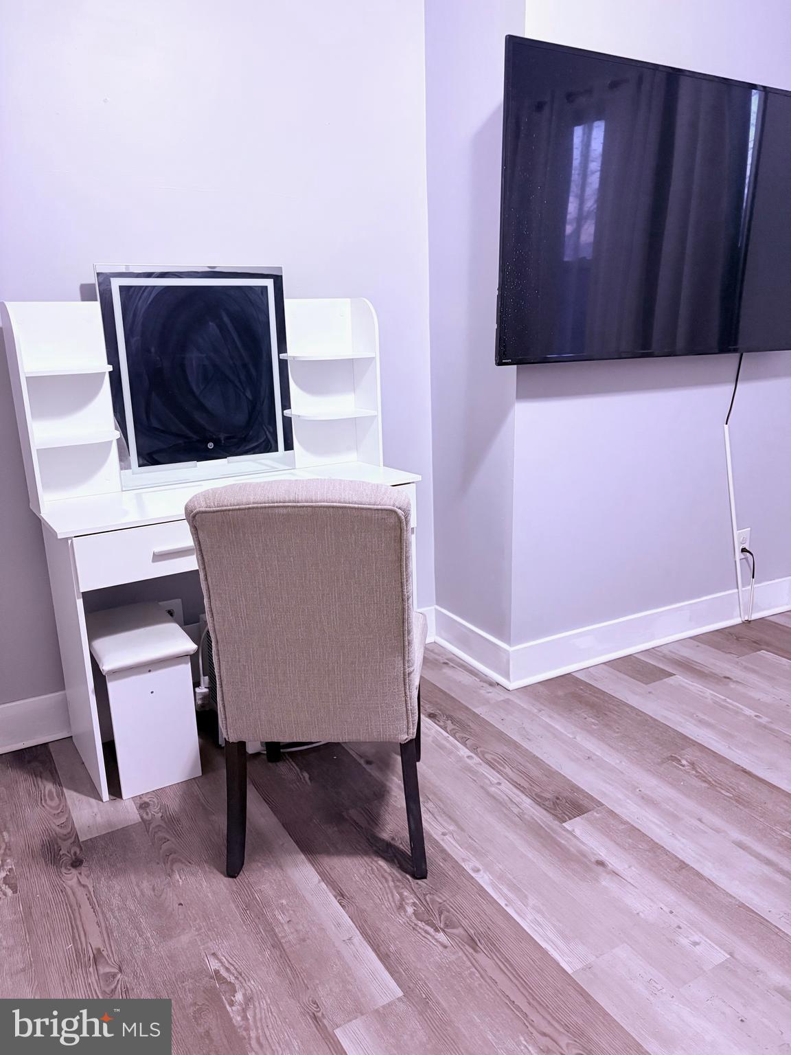 ELMWOOD PARK - Residential