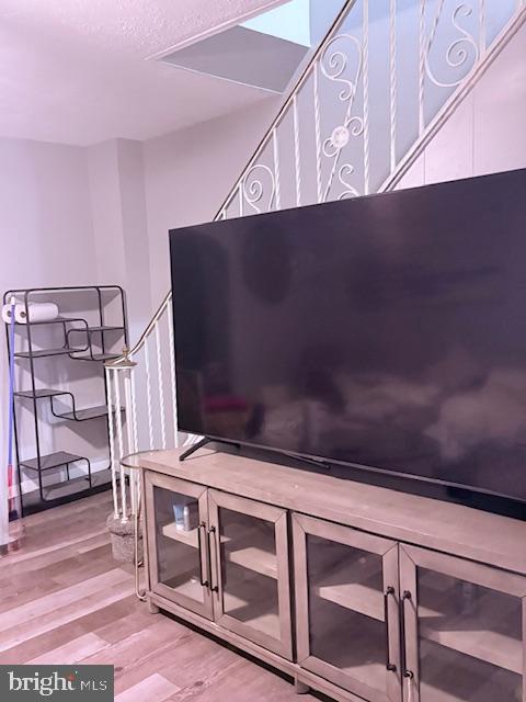 ELMWOOD PARK - Residential