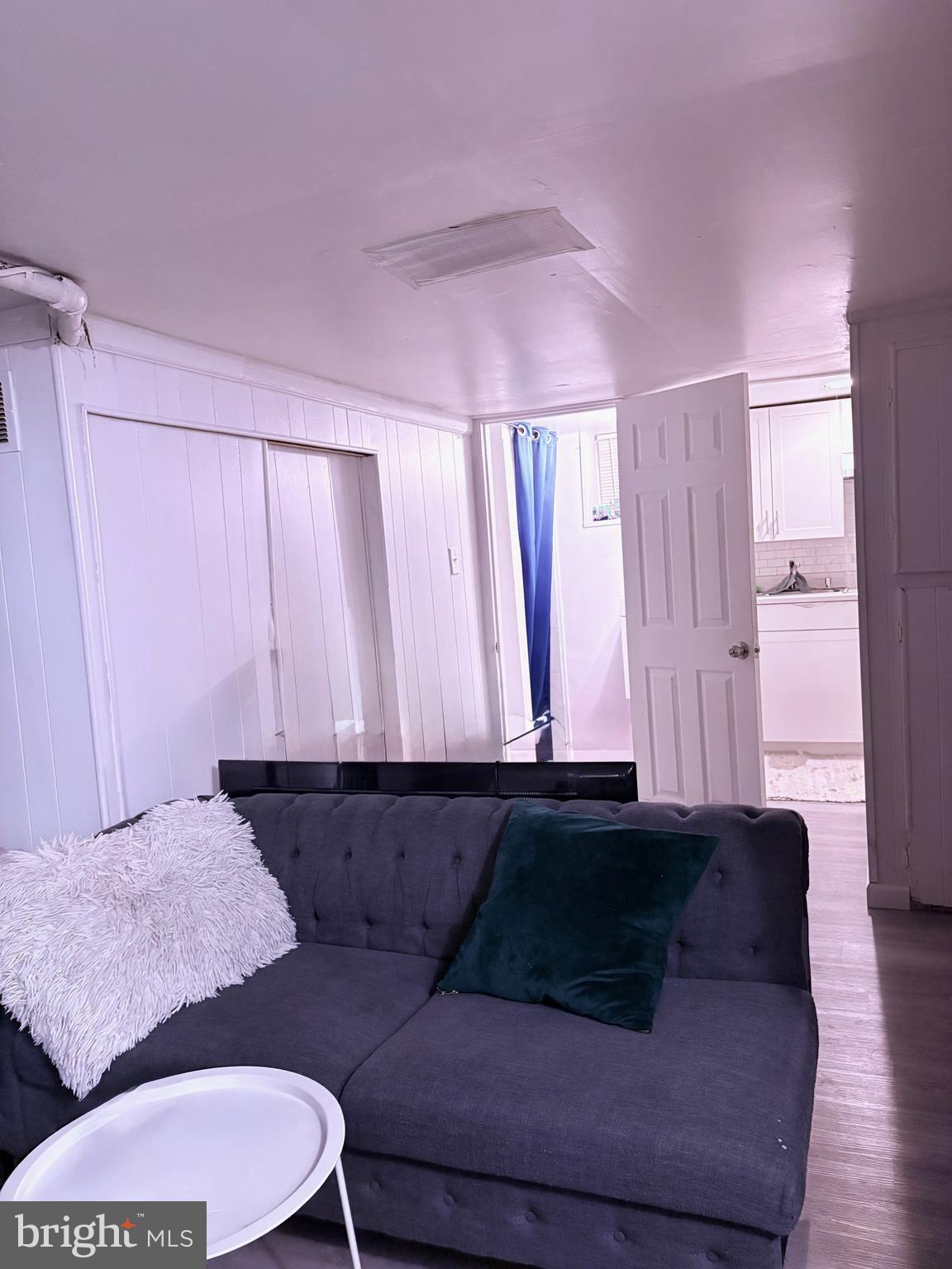 ELMWOOD PARK - Residential