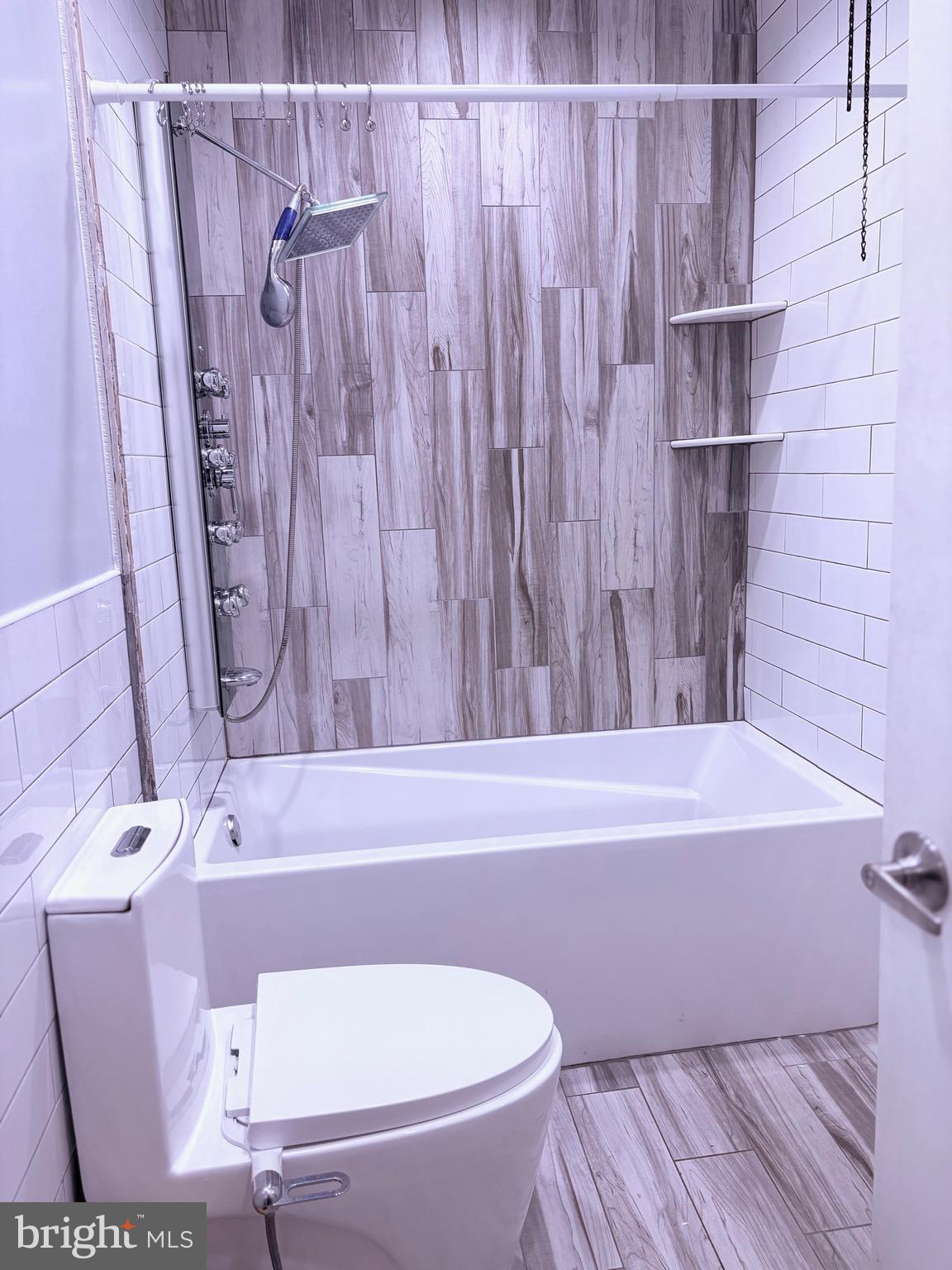 ELMWOOD PARK - Residential