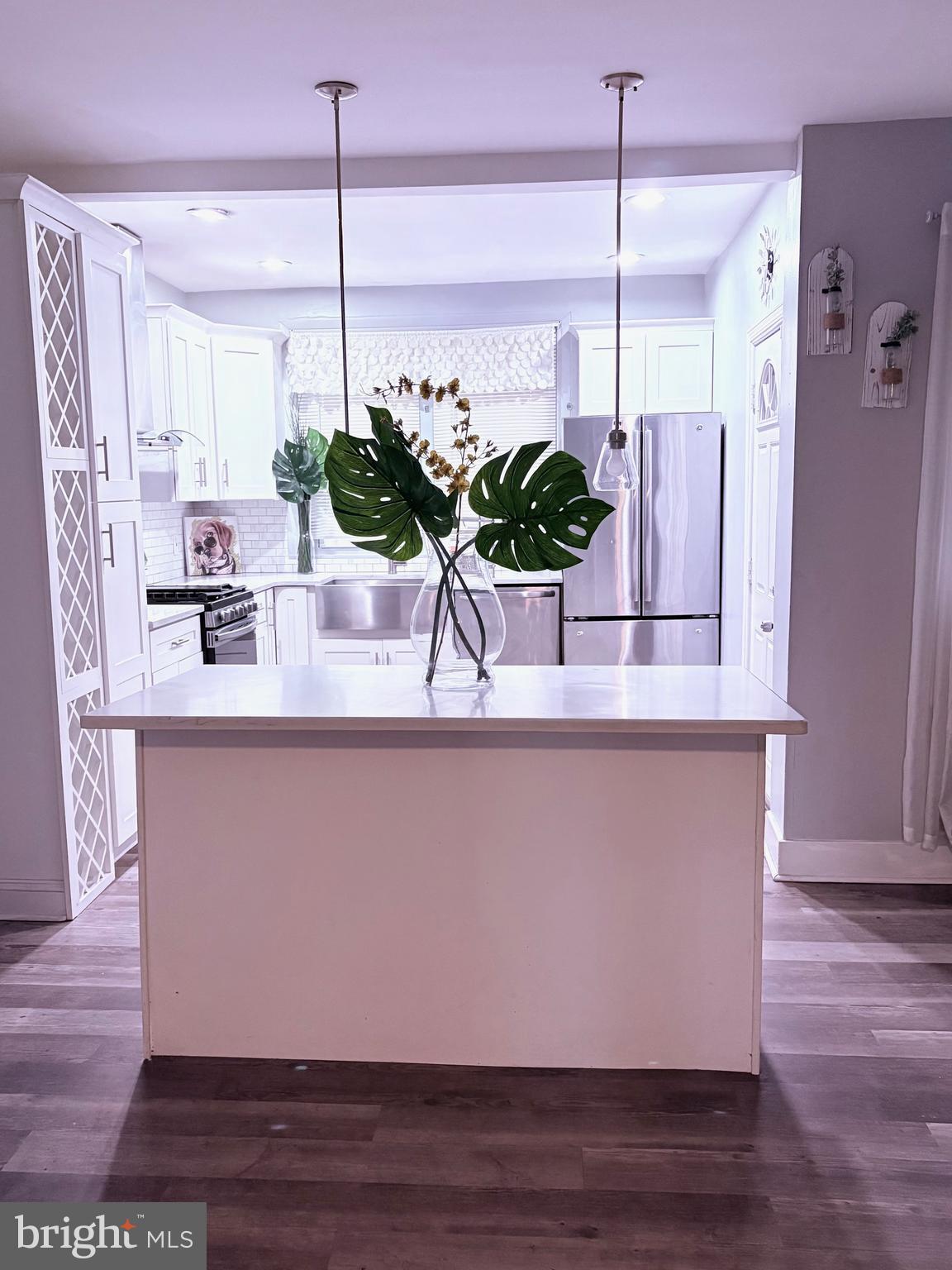 ELMWOOD PARK - Residential