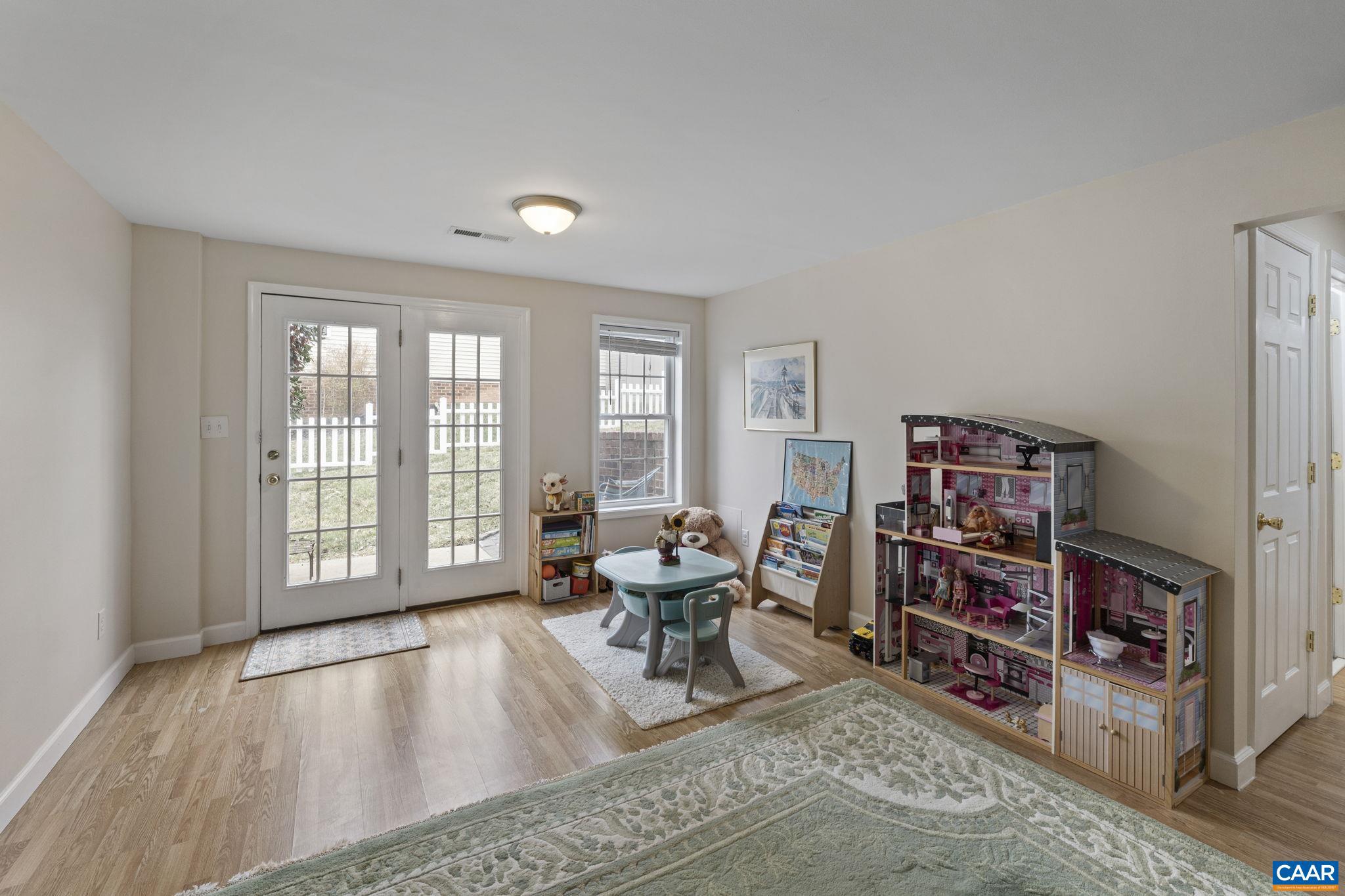 SPRING CREEK - Residential