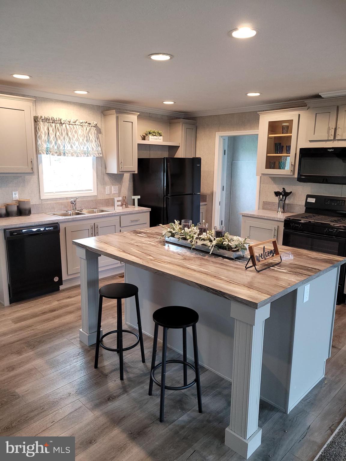 VILLAGE BROOK - Residential