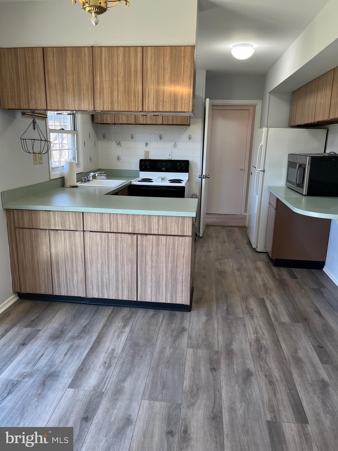 SOMERSET AT BELAIR - Residential Lease