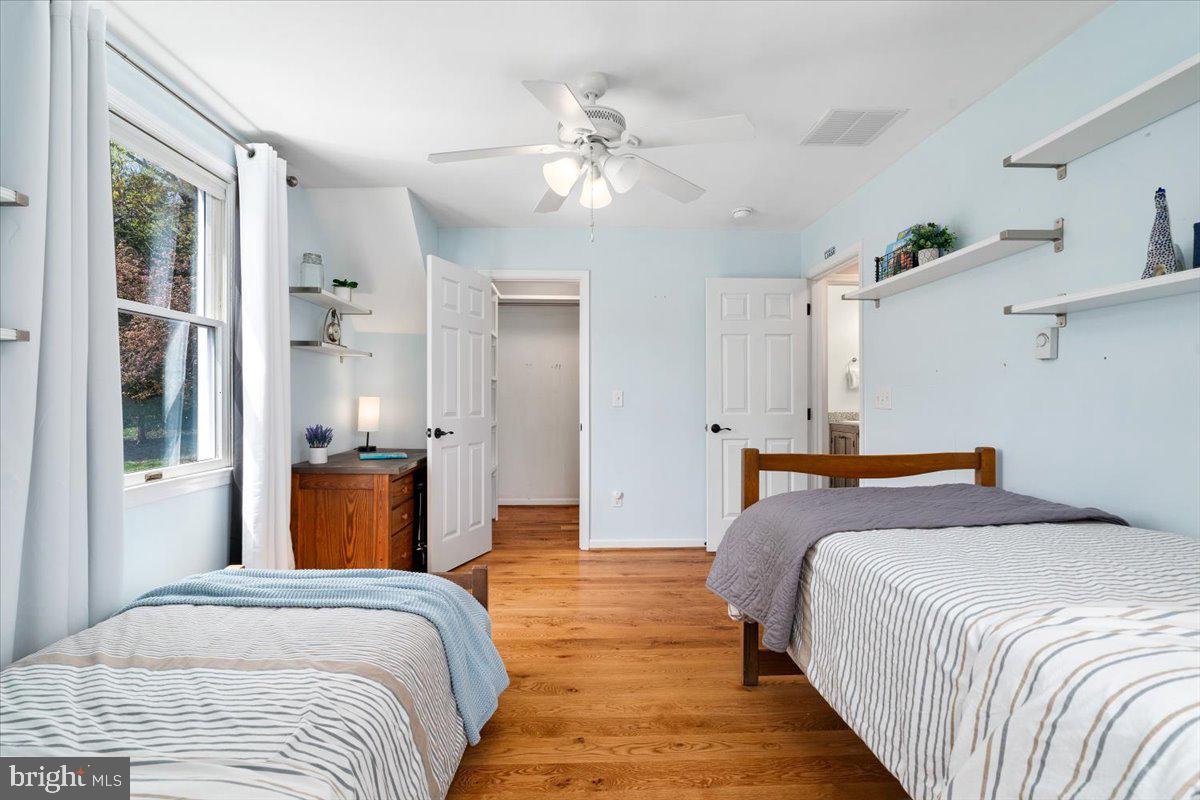 VILLAS LAKE ANITA LOUISE - Residential