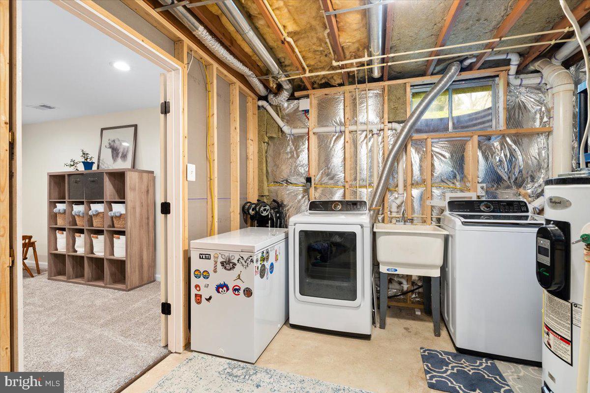 VILLAS LAKE ANITA LOUISE - Residential