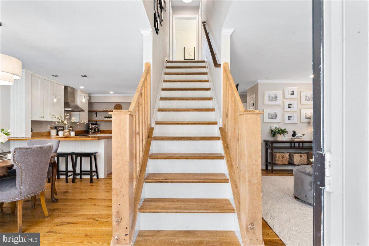 VILLAS LAKE ANITA LOUISE - Residential