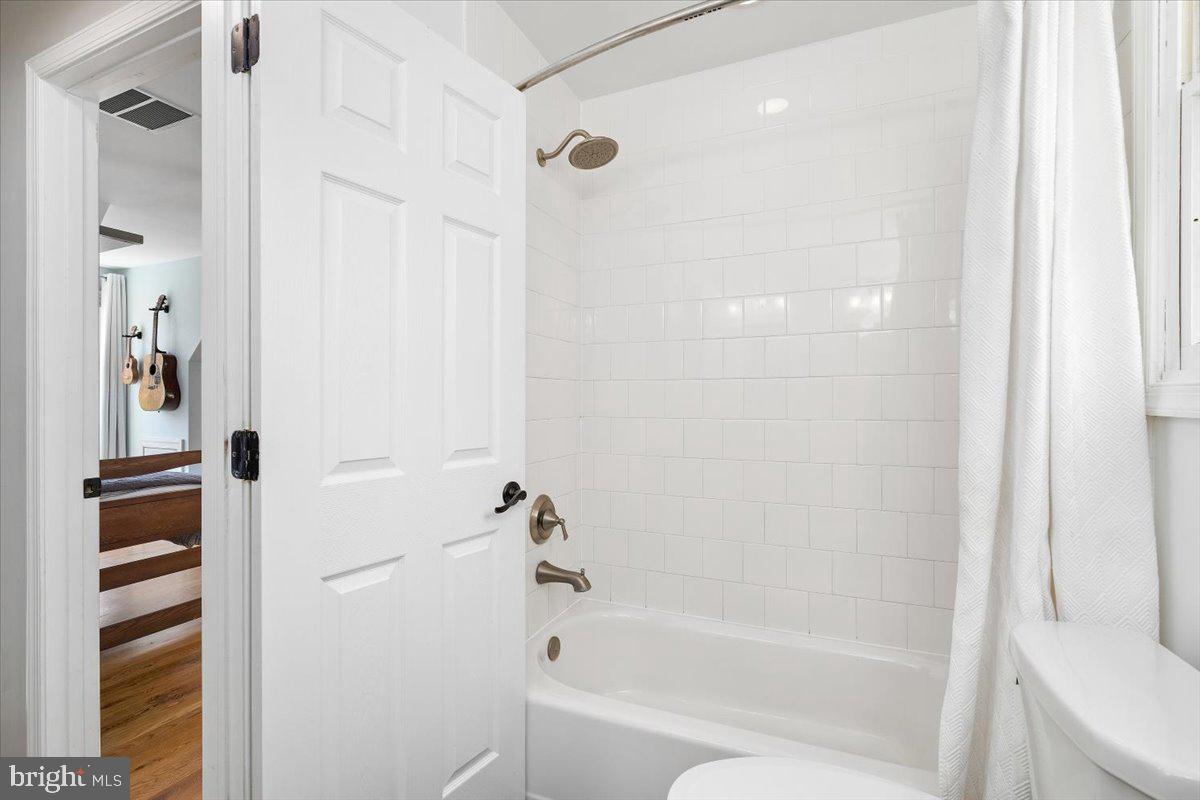 VILLAS LAKE ANITA LOUISE - Residential