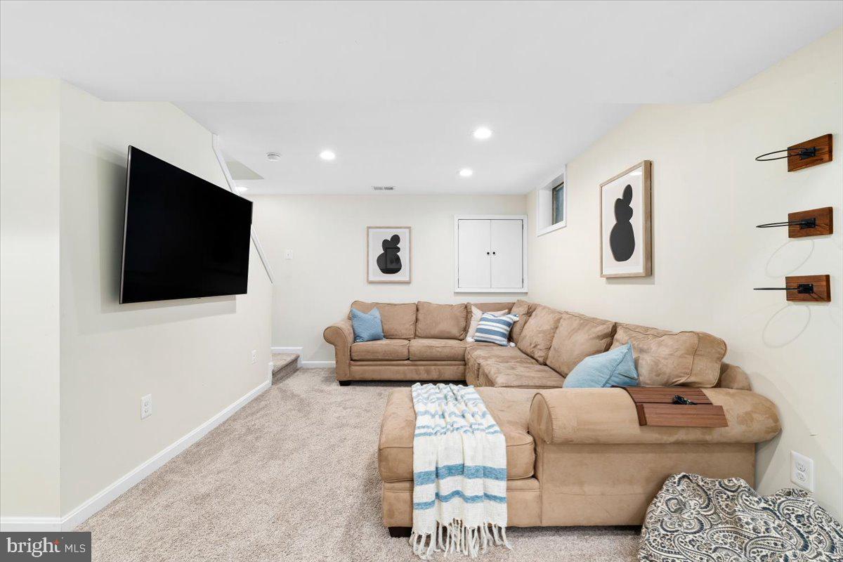 VILLAS LAKE ANITA LOUISE - Residential