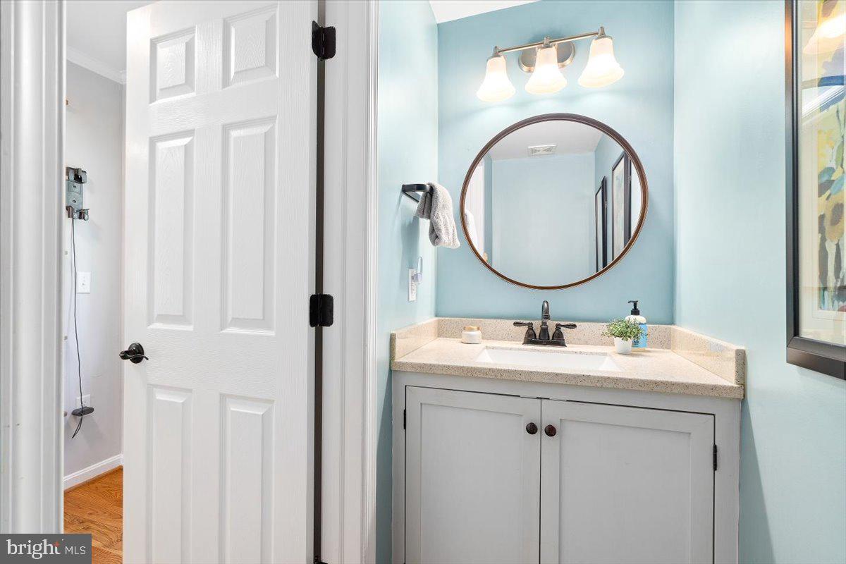 VILLAS LAKE ANITA LOUISE - Residential