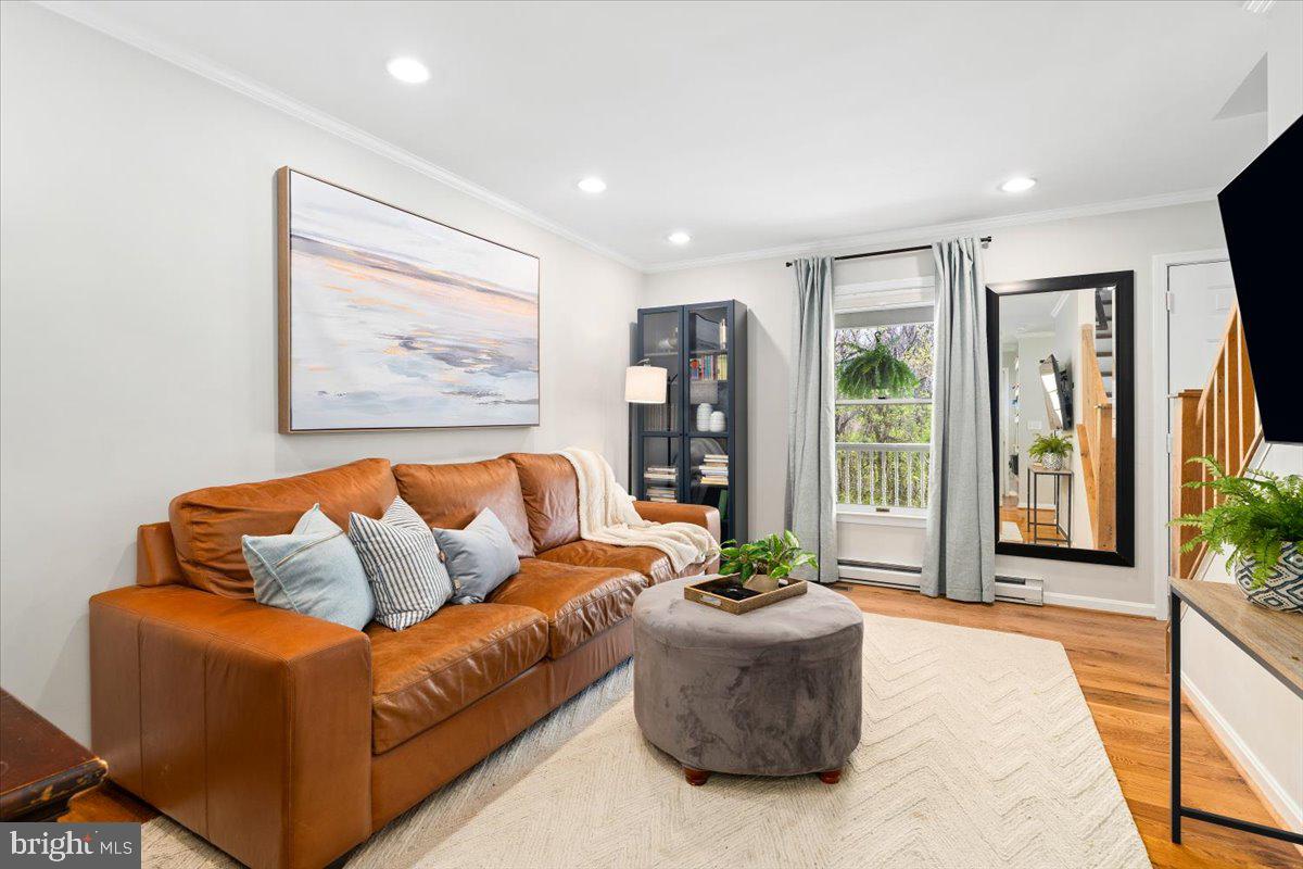 VILLAS LAKE ANITA LOUISE - Residential