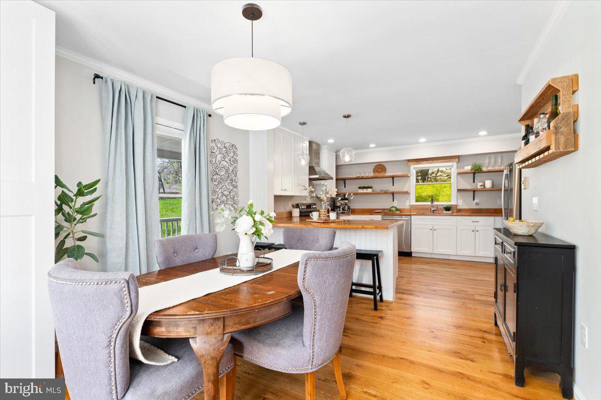 VILLAS LAKE ANITA LOUISE - Residential