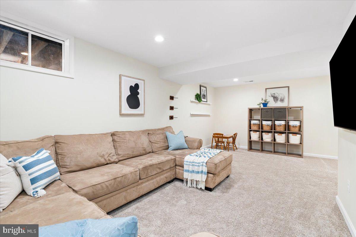 VILLAS LAKE ANITA LOUISE - Residential