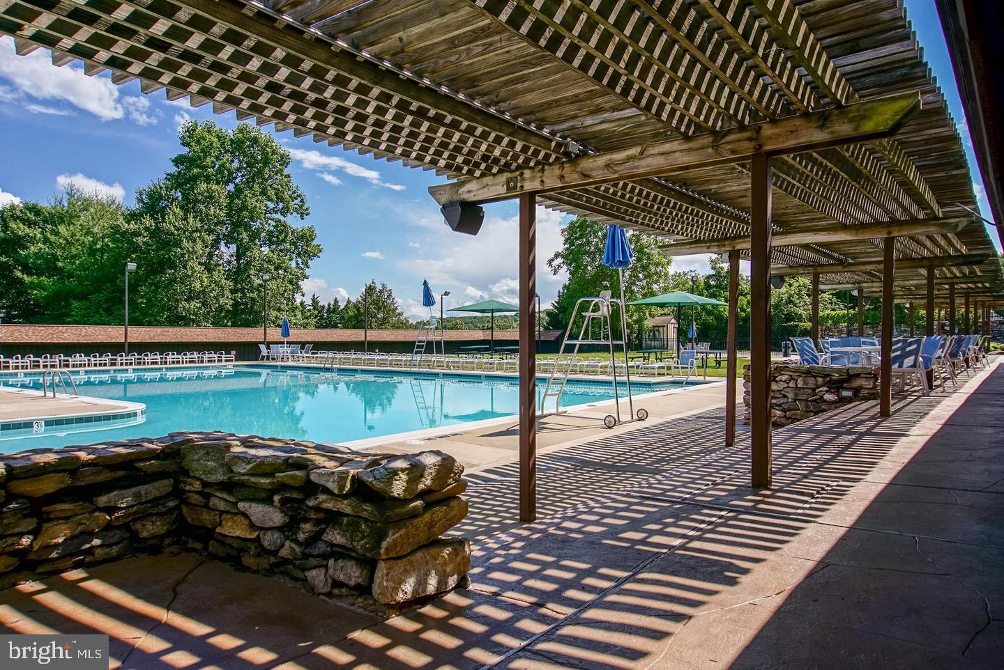 VILLAS LAKE ANITA LOUISE - Residential