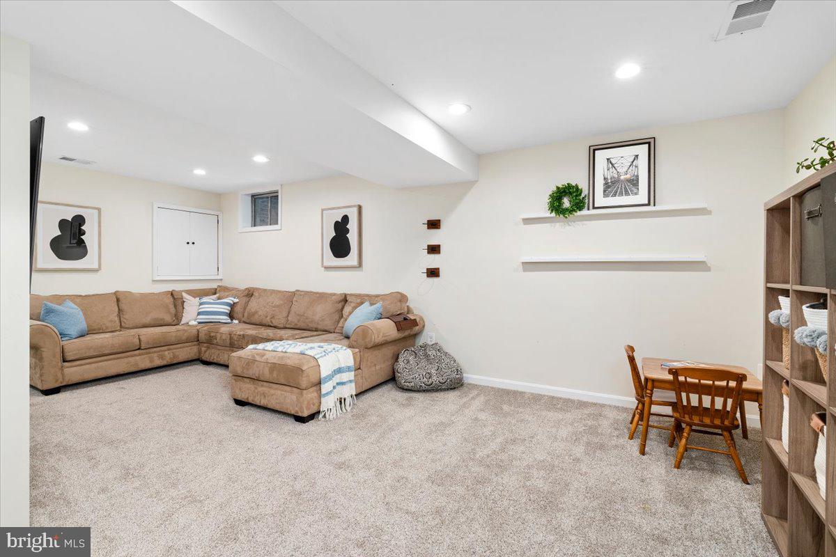 VILLAS LAKE ANITA LOUISE - Residential